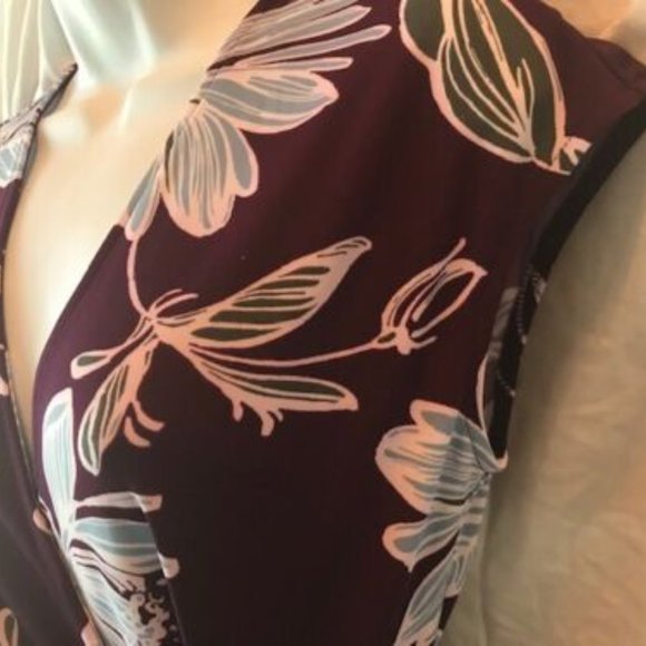 Lark & Ro * PLUM White BLUE FLORAL Cap Slv WRAP DRESS * Work / Date * NWOT * XS - Picture 9 of 12